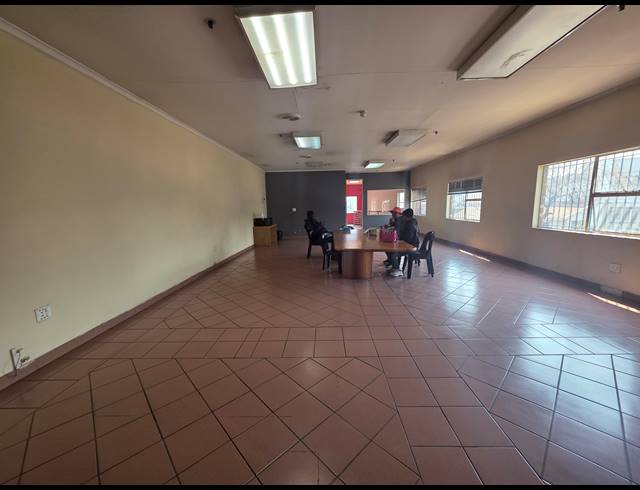 3,578M² WAREHOUSE TO LET IN BOOYSENS